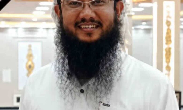في مشهد بطولي وإنساني.. مواطن يضحى بنفسه لإنقاذ طفل ووالده من الغرق في ساحل المكلا