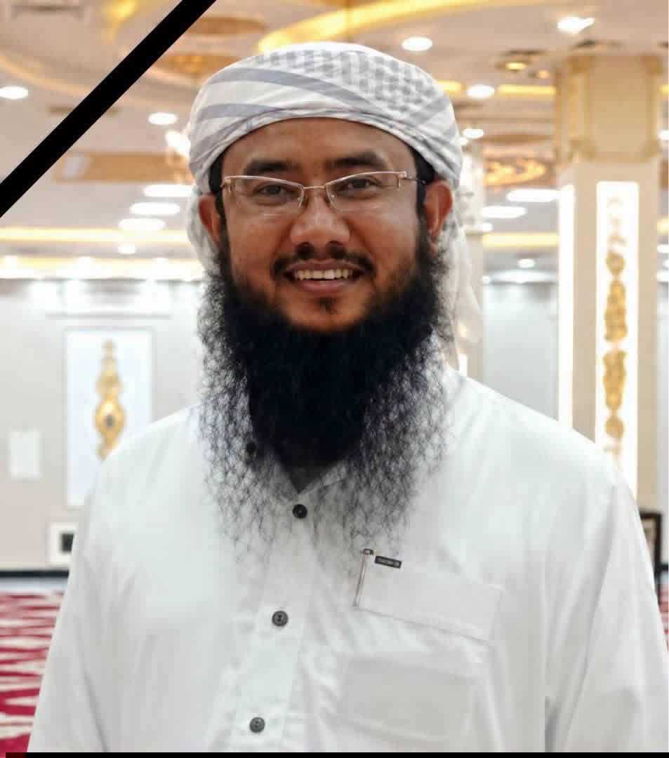 في مشهد بطولي وإنساني.. مواطن يضحى بنفسه لإنقاذ طفل ووالده من الغرق في ساحل المكلا