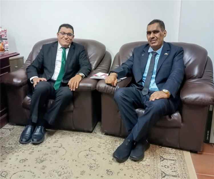 كلية اللغات بجامعة عدن تبحث بالرياض تعزيز التعاون الأكاديمي