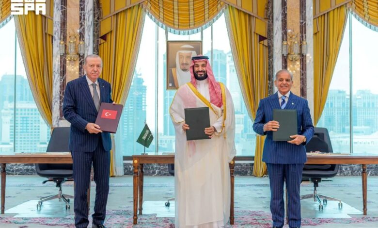 كواليس التحرك السعودي لضرب الحوثيين وحدود التدخل الباكستاني التركي المحتمل في اليمن