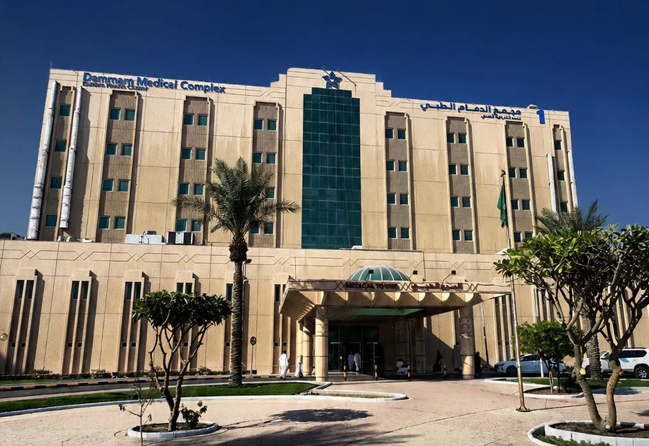 مجمع الدمام الطبي يفتتح 3 غرف عمليات مسائية لتقليص قوائم الانتظار