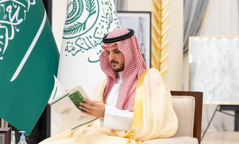 محافظ الطائف يستعرض إنجازات مبادرة «اغرسها باسمي وارعاها» مع جمعية الطائف الخضراء