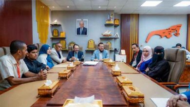 محافظ عدن يكرم أوائل الثانوية العامة ووصيف مسابقة محمد السادس الدولية للقرآن الكريم