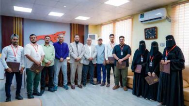محافظ عدن يكرّم أوائل طلاب معاهد التعليم الفني والتدريب المهني