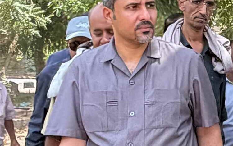 محافظ لحج يوجه مدراء عموم الحوطة وتبن التحرك العاجل لشفط مياه السيول ومعالجة أضرار الأمطار في المديريتين
