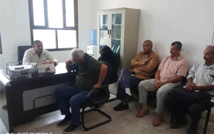 مدير تربية خورمكسر يناقش مستوى الأداء التعليمي بالمديرية ويشدد على النزول الميداني للمدارس