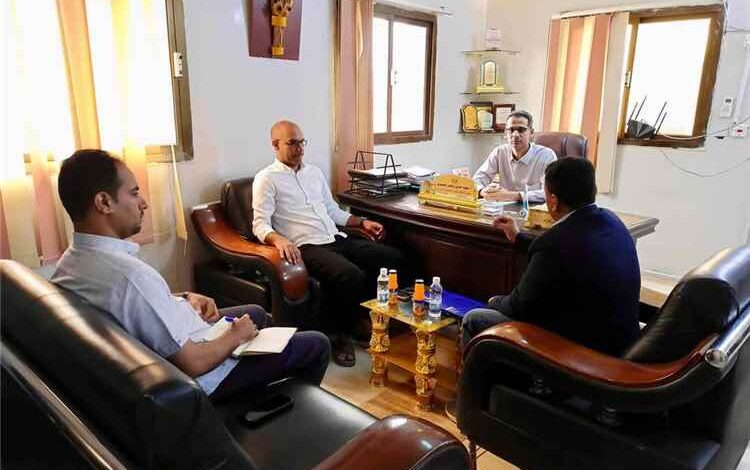 مدير عام الشؤون الاجتماعية بساحل حضرموت يبحث مع ائتلاف الخير برامج المؤسسة وتدخلاتها الإنسانية