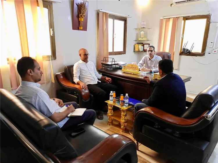 مدير عام الشؤون الاجتماعية بساحل حضرموت يبحث مع ائتلاف الخير برامج المؤسسة وتدخلاتها الإنسانية