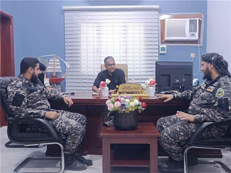 مدير عام المعلا يلتقي قيادة قوات حرس المنشآت بعدن لبحث عدد من الملفات المشتركة