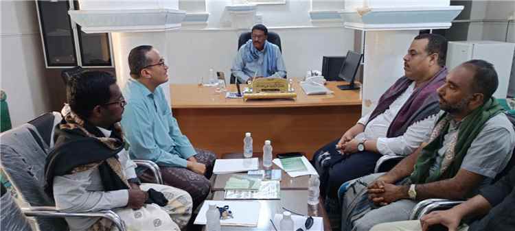 مدير عام تريم يلتقي مدير عام حماية البيئة لمناقشة منع استخدام مياه الصرف الصحي في ري المزروعات