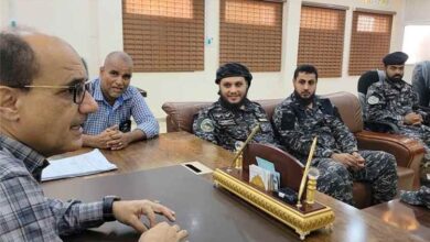 مدير عام دارسعد يلتقي القائد العام لقوات حراسة المنشآت في قوات الامن الوطني لمتابعة جهود حماية المرافق الحكومية في المديرية