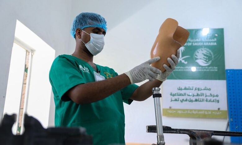 مركز الأطراف الصناعية بتعز يقدم أكثر من 17 ألف خدمة مجانية خلال ثمانية أشهر