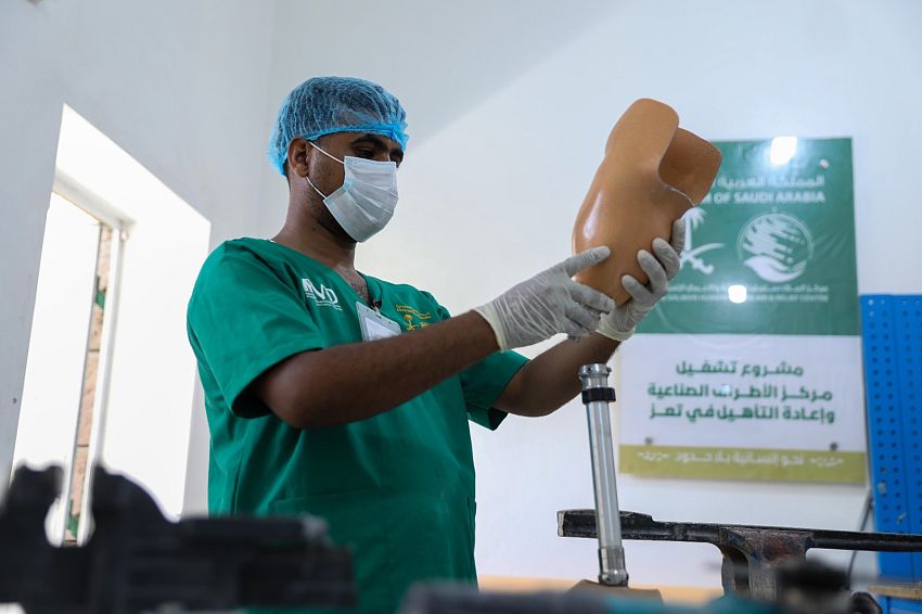 مركز الأطراف الصناعية بتعز يقدم أكثر من 17 ألف خدمة مجانية خلال ثمانية أشهر