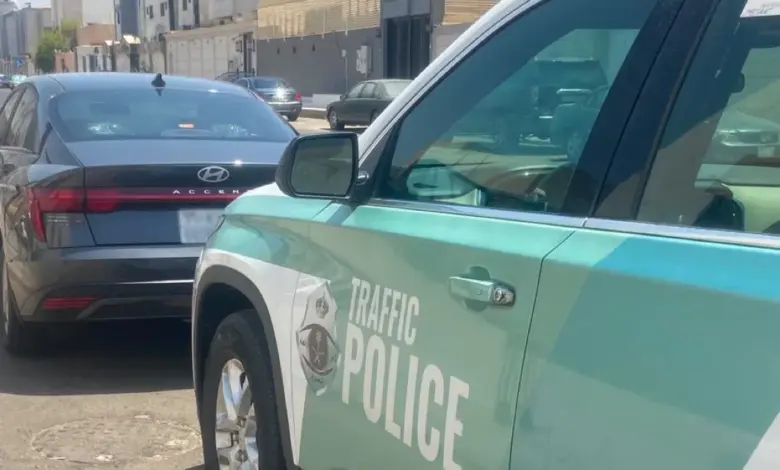 مرور المدينة المنورة يضبط قائد مركبة خالف حدود المسارات المحددة