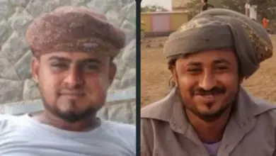 مصادر حقوقية: الحوثيون يحتجزون شابين من المخا بعد اختفائهما لأيام