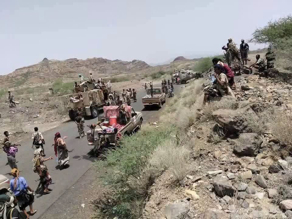 معارك متصاعدة في تعز ولحج.. تقدم للقوات الحكومية واشتباكات عنيفة في كهبوب والوازعية