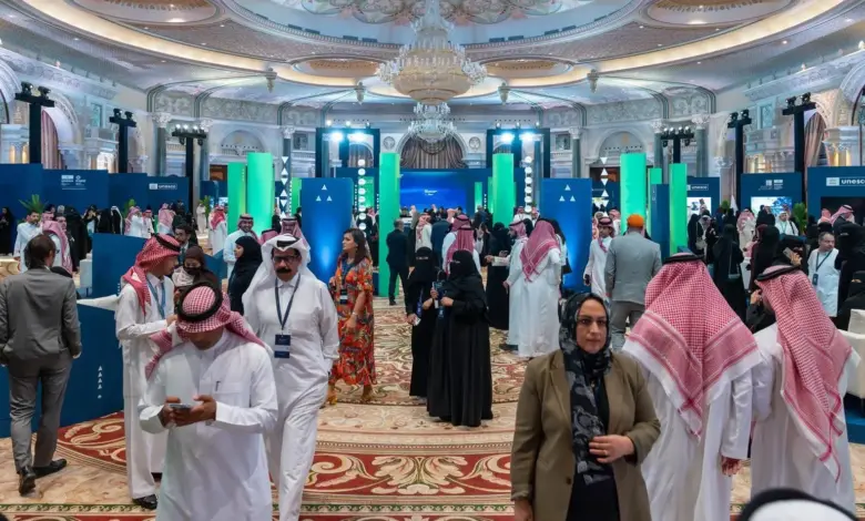 معرض منتدى اليونسكو.. ابتكارات الطلاب في مواجهة الذكاء الاصطناعي