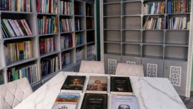 مكتب الثقافة بساحل حضرموت وفرعه بدوعن يهدون مكتبة «باحمدان» بجامعة القرآن بدوعن مجموعة قيمة من الكتب