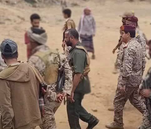 من جبهات الضالع.. وزير الدفاع يشدد على التحلي بالجاهزية العالية والضبط والربط العسكري