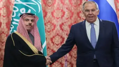 من موسكو | وزير الخارجية السعودي يُوجه تحذيراً ناهياً للحوثيين : (فتحتم على أنفسكم باباً لا تحتملونه).. وموسكو تدين الهجمات الإرهابية