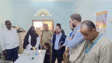 نائب المدير العام لشؤون الرعاية الصحية الأولية ووفد برنامج الأغذية العالمي يطلعون على سير عمل المركز الصحي بروكب