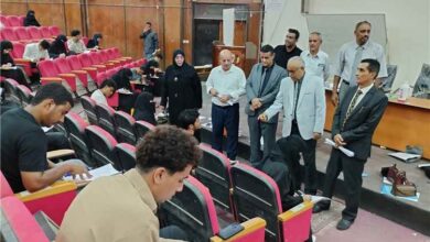 نائب رئيس جامعة عدن يتفقد سير امتحانات المفاضلة بكلية الحقوق