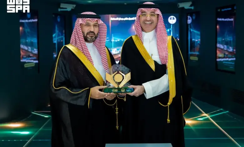 نائب وزير الإعلام يزور جناح الداخلية في معرض «ليب 2026»