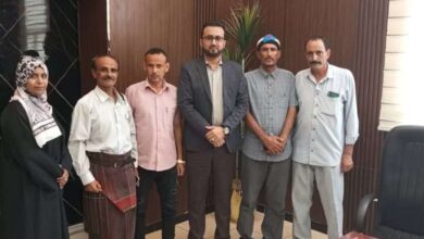 نقابة المعلمين والتربويين الجنوبيين بعدن تبحث مع وزير الخدمة المدنية ملف المطالب والحقوق