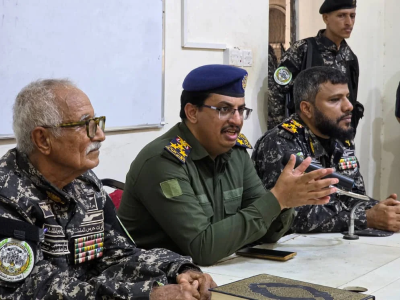 وزارة الداخلية ترفع جاهزية حُماة المنشآت والشخصيات في عدن.. توجيهات بتعزيز اليقظة والانضباط