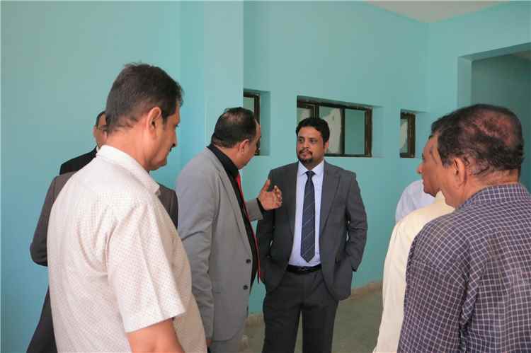 وزير التعليم الفني يتفقد مشروع تجهيز المختبرات الطبية والهندسية بكلية المجتمع عدن