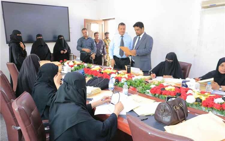 وزير التعليم الفني يطلع على سير أعمال تصحيح الاختبارات الوزارية للعام الدراسي 2025-2026م بعدن