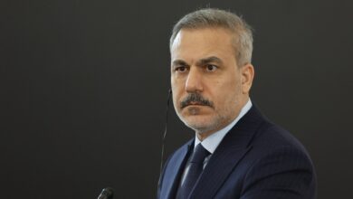 وزير الخارجية التركي: يجب السماح بحرية المرور في هرمز