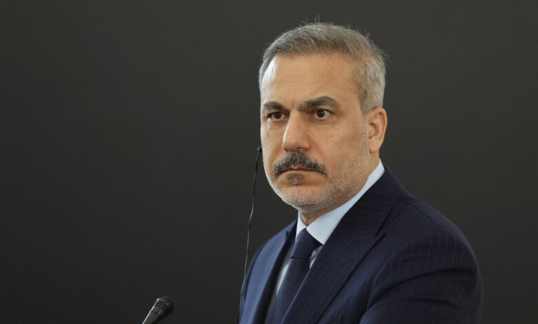 وزير الخارجية التركي: يجب السماح بحرية المرور في هرمز