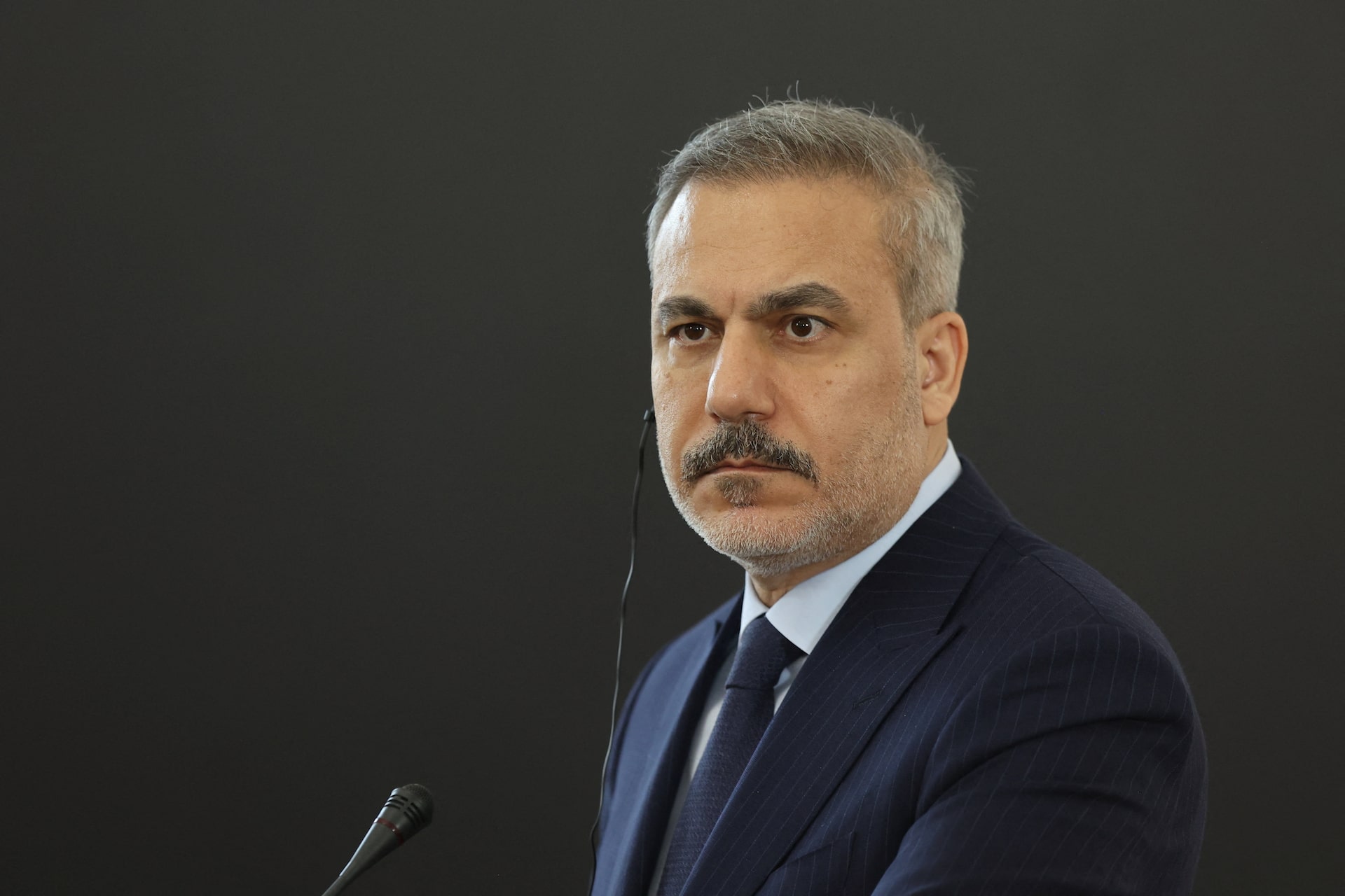 وزير الخارجية التركي: يجب السماح بحرية المرور في هرمز