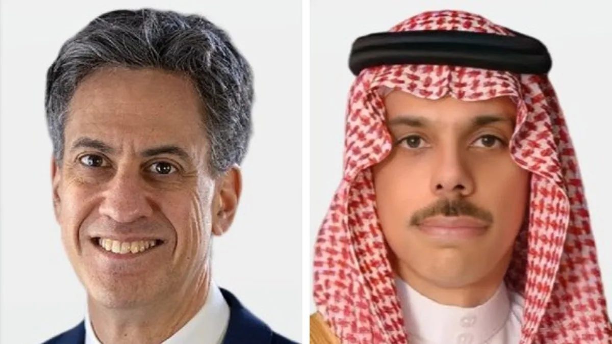 وزير الخارجية يبحث مع نظيره البريطاني خفض التصعيد وأمن الملاحة بالمنطقة