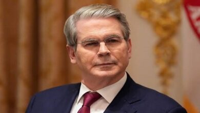 وزير الخزانة الأمريكي: عازمون على خنق النظام الإيراني اقتصادياً