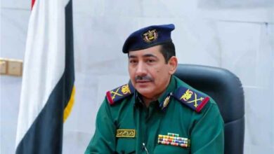 وزير الداخلية لـ«الشرق الأوسط»: إيران تعمل على «عسكرة باب المندب» عبر الحوثيين