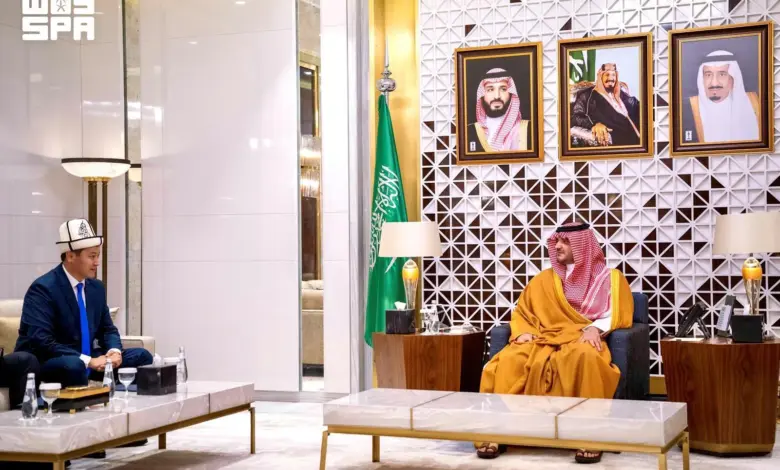 وزير الداخلية يستقبل سفير قيرغيزستان لدى المملكة