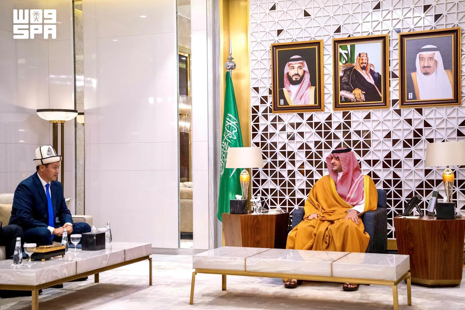 وزير الداخلية يستقبل سفير قيرغيزستان لدى المملكة
