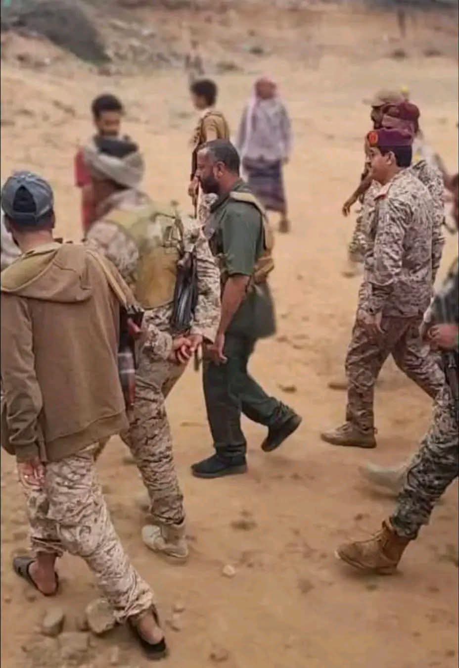 وزير الدفاع يفاجئ جبهات الضالع.. رسالة ميدانية ورفع الجاهزية في مواجهة الحوثيين