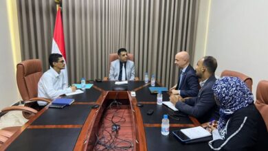 وزير الدولة المعني بالنزوح والهجرة يبحث مع ممثل صندوق الأمم المتحدة للسكان تعزيز الاستجابة الإنسانية