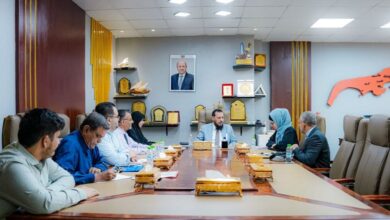 وزير الدولة محافظ عدن يبحث مع بعثة الصليب الأحمر دعم القطاع الصحي