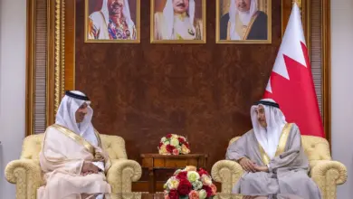 وزير السياحة يلتقي نائب رئيس وزراء البحرين على هامش اجتماع وزراء السياحة الخليجيين