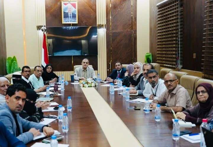 وزير الصحة يرأس اجتماعاً للجنة حدث الطوارئ ويشدد على رفع الجاهزية وتعزيز الاستجابة