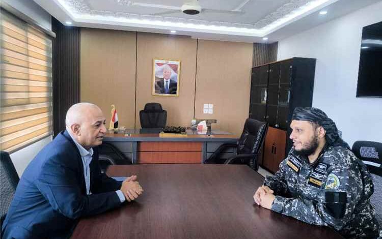 وزير المياه والبيئة يلتقي قائد قوات أمن المنشآت بالأمن الوطني