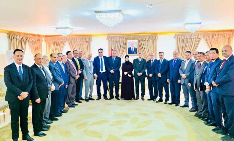 وزيرة الخارجية تؤكد أهمية دور البعثات الدبلوماسية في تمثيل اليمن وتعزيز حضوره الخارجي