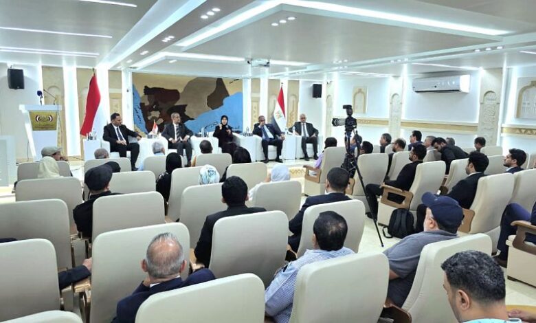 وزيرة الخارجية تؤكد الحرص على تطوير الأداء القنصلي وتعزيز التواصل مع الجاليات اليمنية