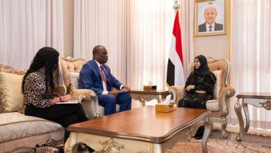 وزيرة الخارجية تبحث مع سفير جنوب أفريقيا تعزيز العلاقات الثنائية والقضايا ذات الاهتمام المشترك.