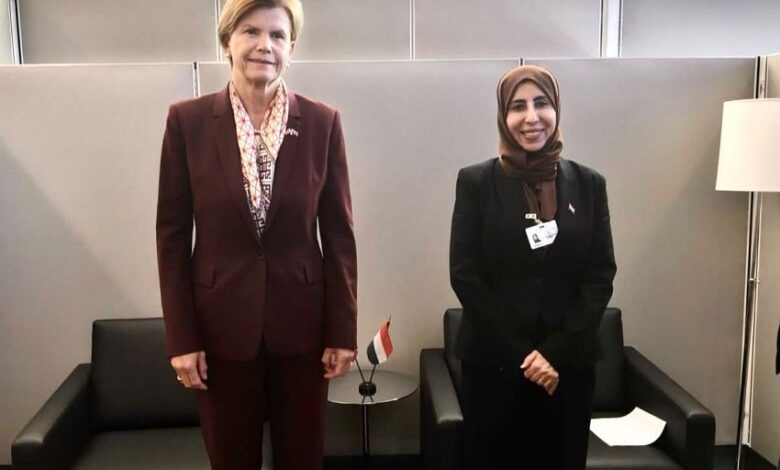 وزيرة الخارجية تستعرض مع نظيرتها اللاتفية تداعيات تصعيد مليشيات الحوثي على أمن اليمن والمنطقة