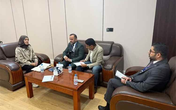 وزيرة الشؤون القانونية تبحث مع رئيس بعثة المنظمة الدولية للهجرة تعزيز الأطر التشريعية لحماية النازحين وتنظيم الهجرة